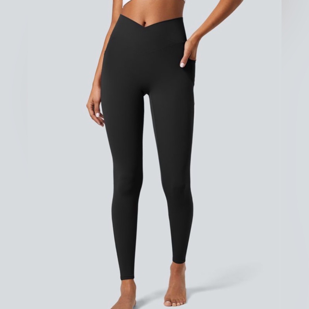 NWT Halara Softlyzero™ Plush Crossover Leggings w… - image 1